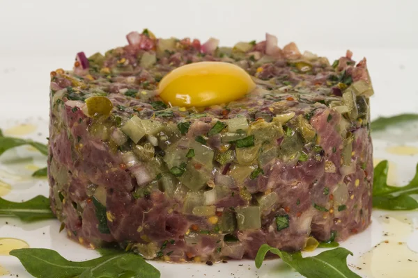 Steak tartare with egg — Stock Photo, Image