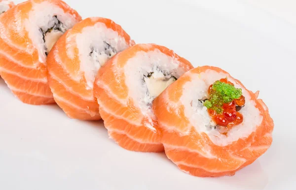 Sushi giapponese tradizionale giapponese food.Roll fatto di salmone, re — Foto Stock