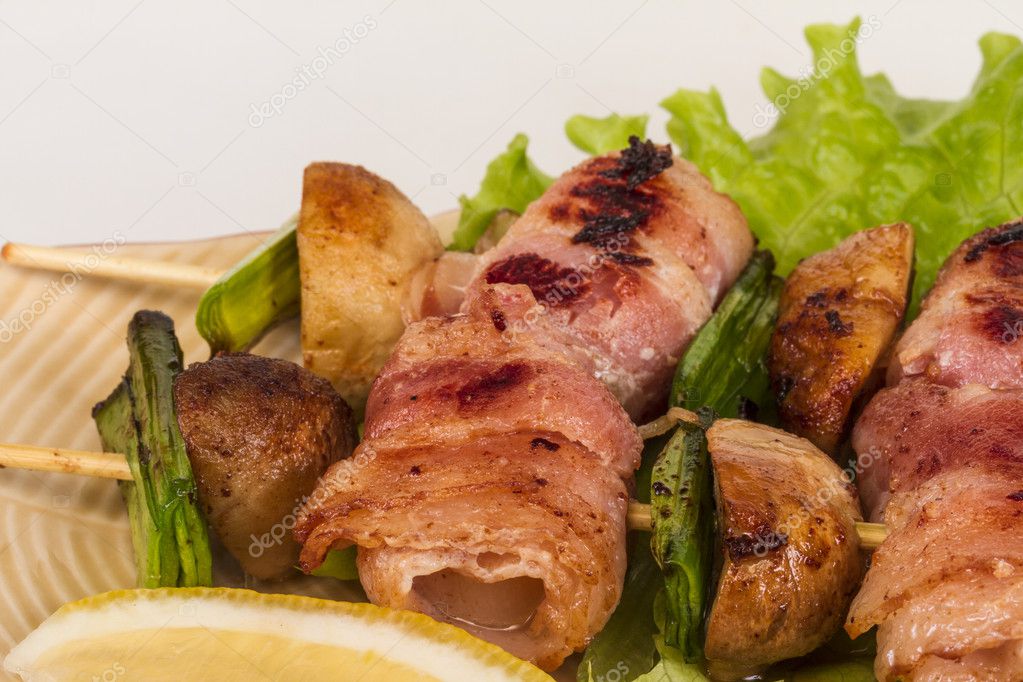 Bacon wrapped grilled Scallops with mushrooms and bacon