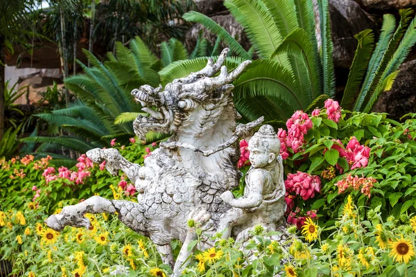 Thai style flower garden — Stock Photo, Image