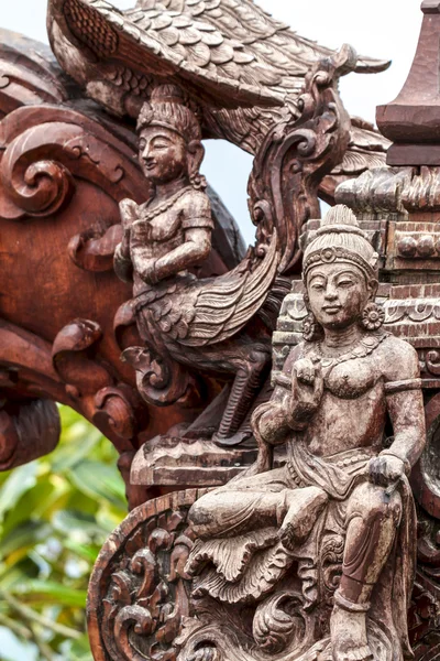 Holzschnitzerei chonburi thailand — Stockfoto