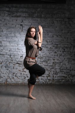 Yoga egzersiz yapıyor kadın