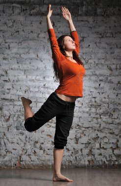 Yoga egzersiz yapıyor kadın