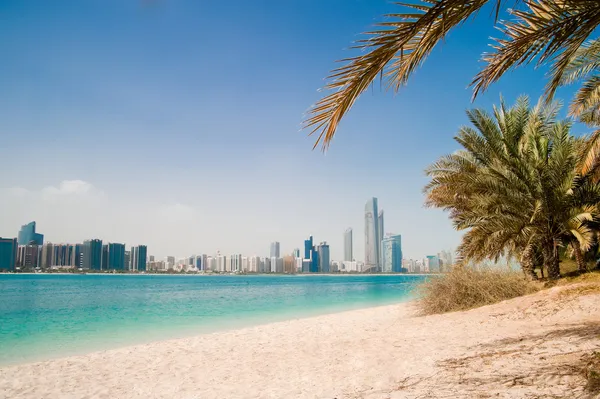 Golfkust in Abu-Dhabi — Stockfoto