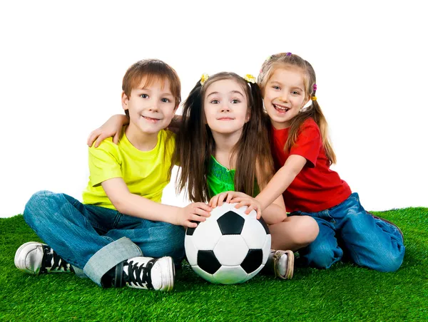 Små barn med fotboll — Stockfoto