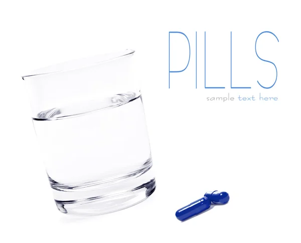 Nahaufnahme von Pille und Wasser — Stockfoto
