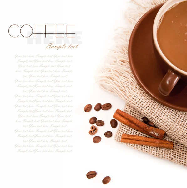 Keramische kopje koffie met kaneel — Stockfoto