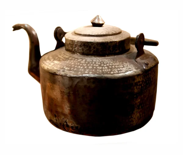 Старый медный чайник — стоковое фото