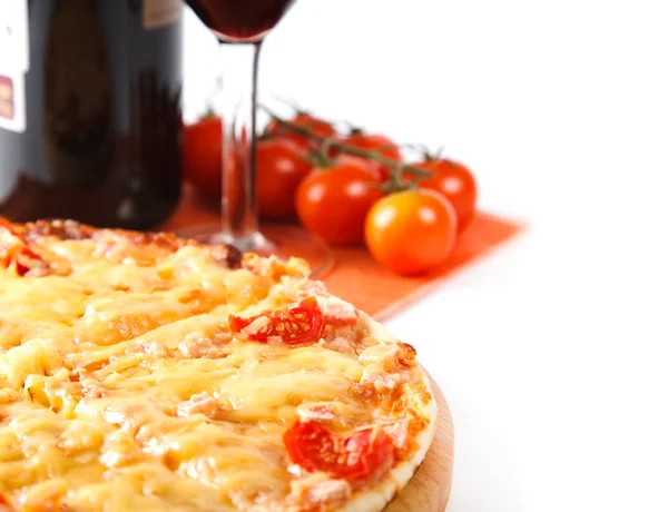 Dilimlenmiş pizza — Stok fotoğraf