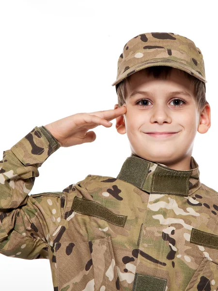 兵士を敬礼します。若い男の子 — ストック写真