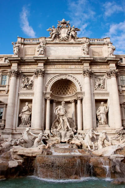Fonte de Trevi - famoso marco em Roma — Fotografia de Stock