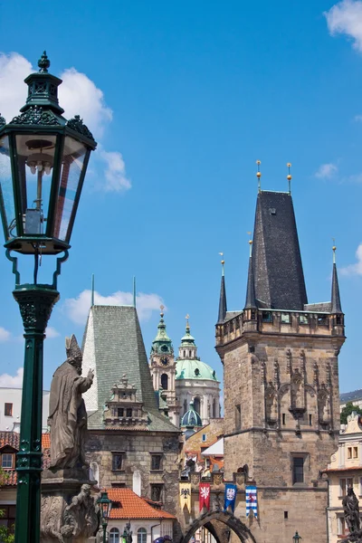 Praag. Karelsbrug in Praag Tsjechische Republiek — Stockfoto