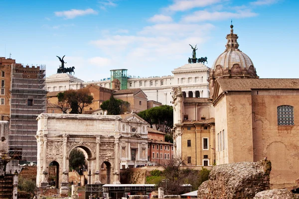 Ruínas romanas em Roma. — Fotografia de Stock