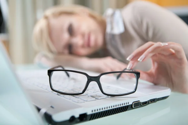 Ojos cansados —  Fotos de Stock