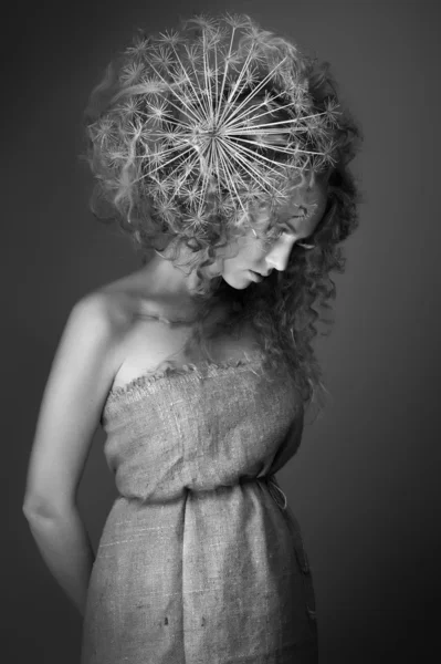 美しい巻き毛の少女 — ストック写真
