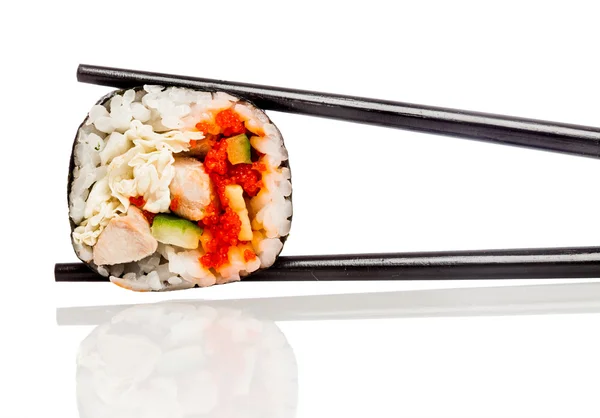 Rollo de sushi sobre fondo blanco —  Fotos de Stock