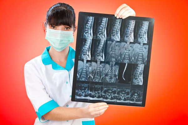 X 線を持つ医師 — ストック写真