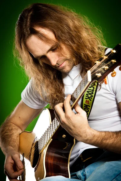 기타를 든 남자 — 스톡 사진