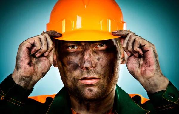 Porträtt olja industri arbetare — Stockfoto