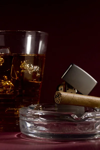 Sigaro e whisky — Foto Stock