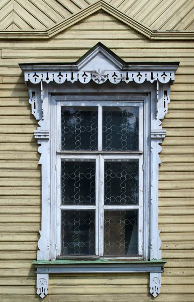 Oude houten venster — Stockfoto