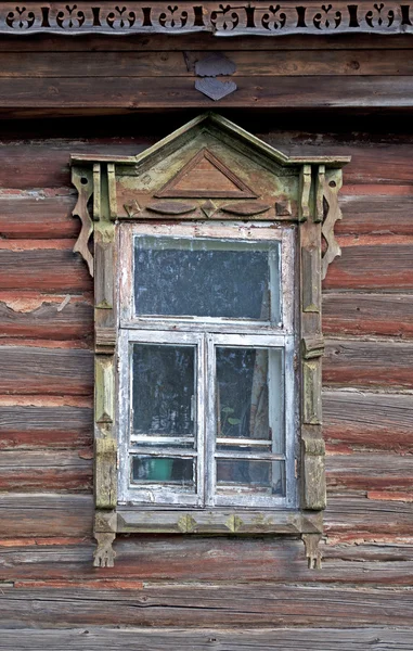 Vieille fenêtre en bois — Photo
