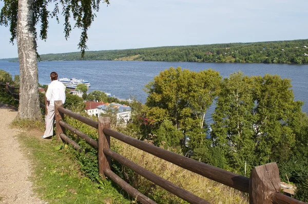 Uitzicht op de rivier de Wolga in ples, Rusland — Stockfoto