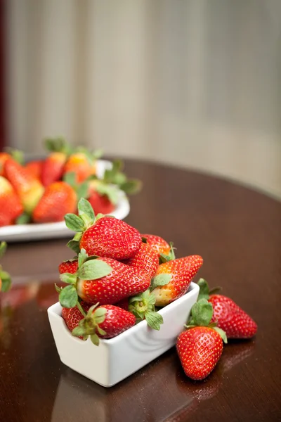 Fresh red strawberries on the table — Stock Photo, Image