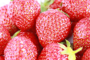 çok izole kırmızı taze çilek