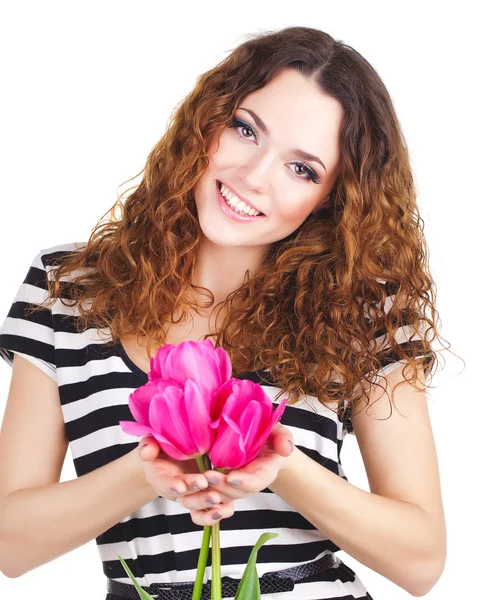 Mooie vrouw met bloemen geïsoleerd — Stockfoto