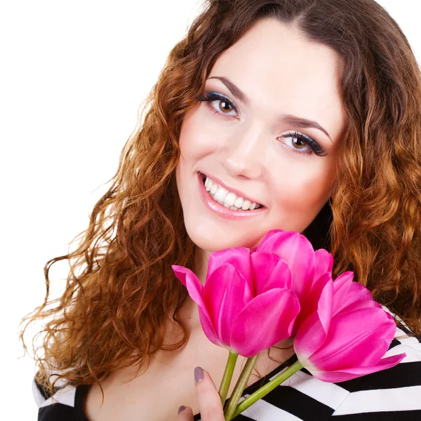 Schöne Frau mit Blumen isoliert — Stockfoto