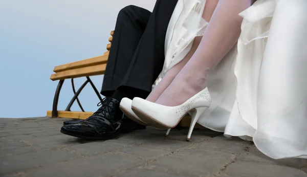 Beine des glücklichen Paares — Stockfoto