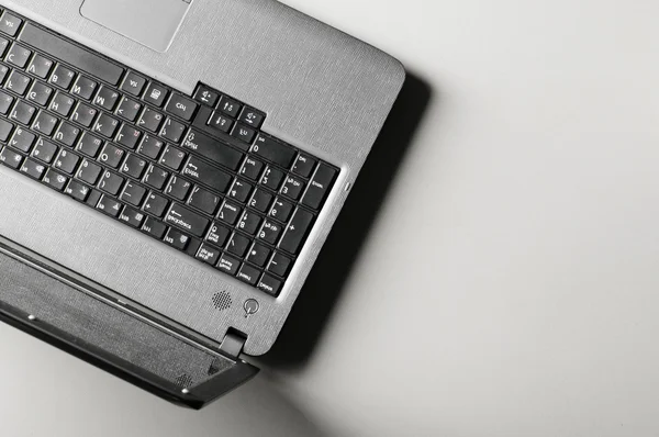 Сучасний ноутбук чорний — стокове фото