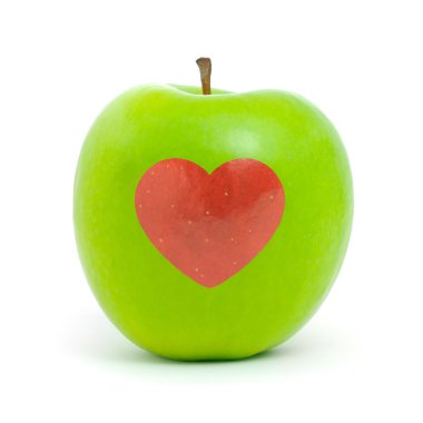 Kırmızı kalp ile yeşil elma