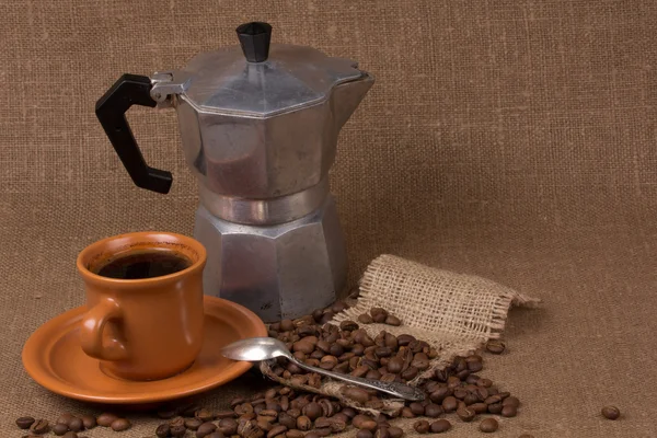 Stilleben med en kaffekanna — Stockfoto