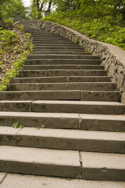 Eski bir taş merdiven — Stok fotoğraf