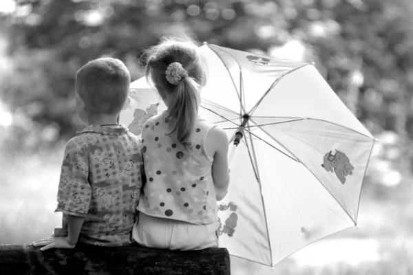 Sotto l'ombrello — Foto Stock
