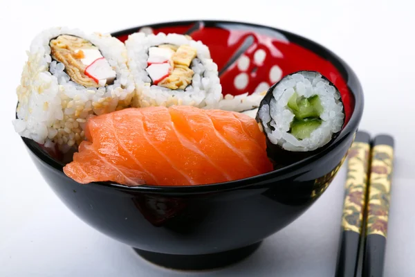 Piatto con sushi — Foto Stock