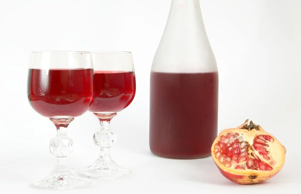 Bottle of wine and wine glasses — Stock Photo, Image