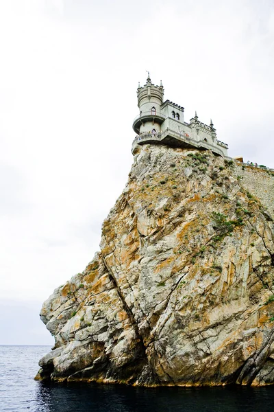 Castle on cliff — Stock Photo, Image
