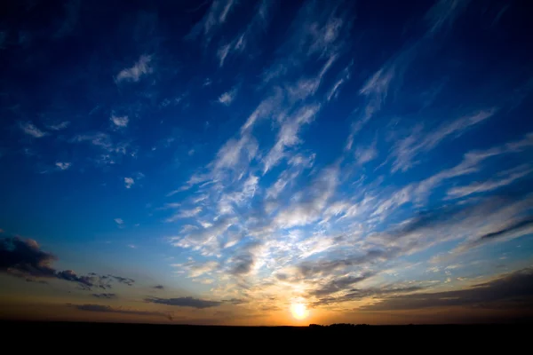 Brilhante pôr do sol — Fotografia de Stock