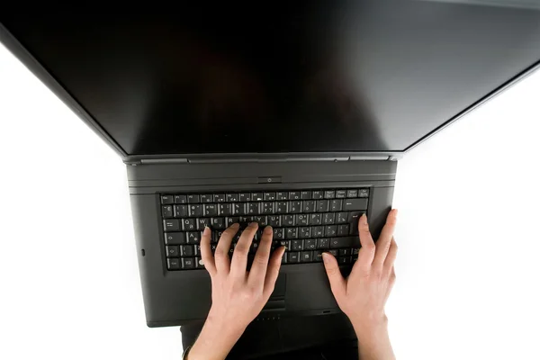 Handen op toetsenbord — Stockfoto