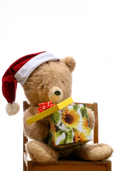 Медведь с подарком — стоковое фото