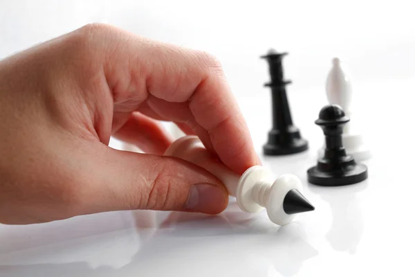 Ruka s šachy — Stock fotografie