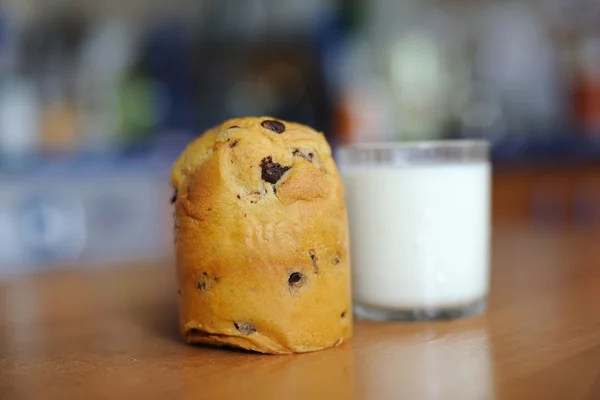 Печиво з молоком — стокове фото
