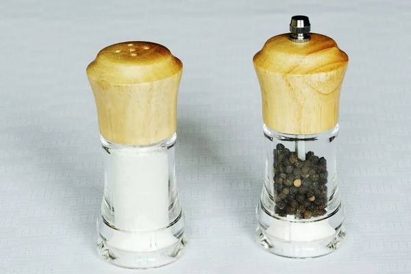 盐和胡椒研磨机 — 图库照片