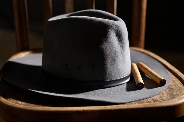 Καπέλο και πούρα — Φωτογραφία Αρχείου