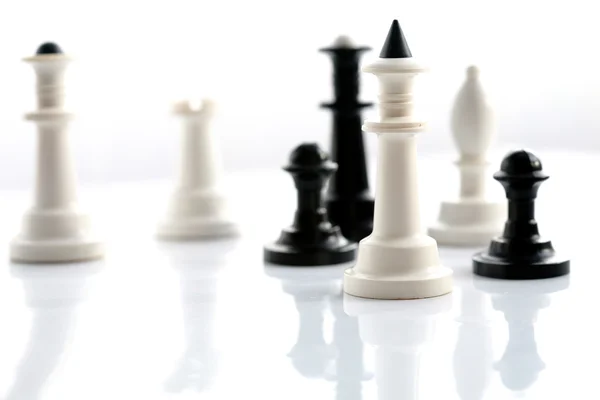 Vita och svarta schack — Stockfoto