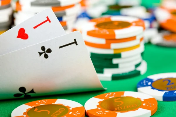 Aces and chips — Stock Photo, Image
