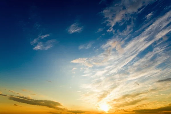 Parlak parlayan günbatımı — Stok fotoğraf